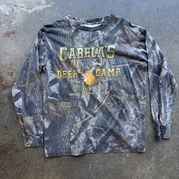 Cabelas Long Sleeve Camo T-Shirt Deer Camp Graphic Realtree Men’s Size Medium - Picture 1 of 9